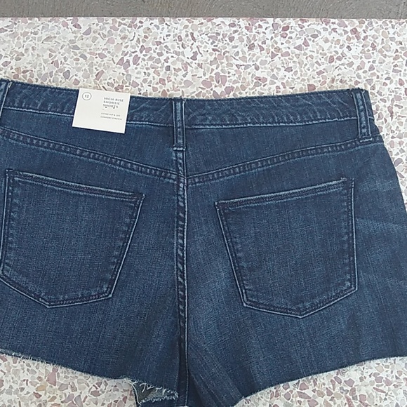 High rise Shortie Shorts - Picture 3 of 7